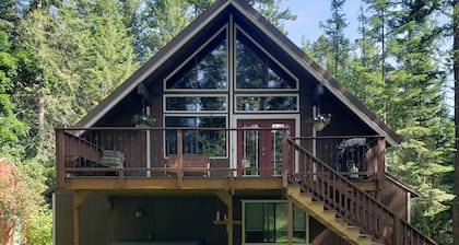 Farragut Village Chalet