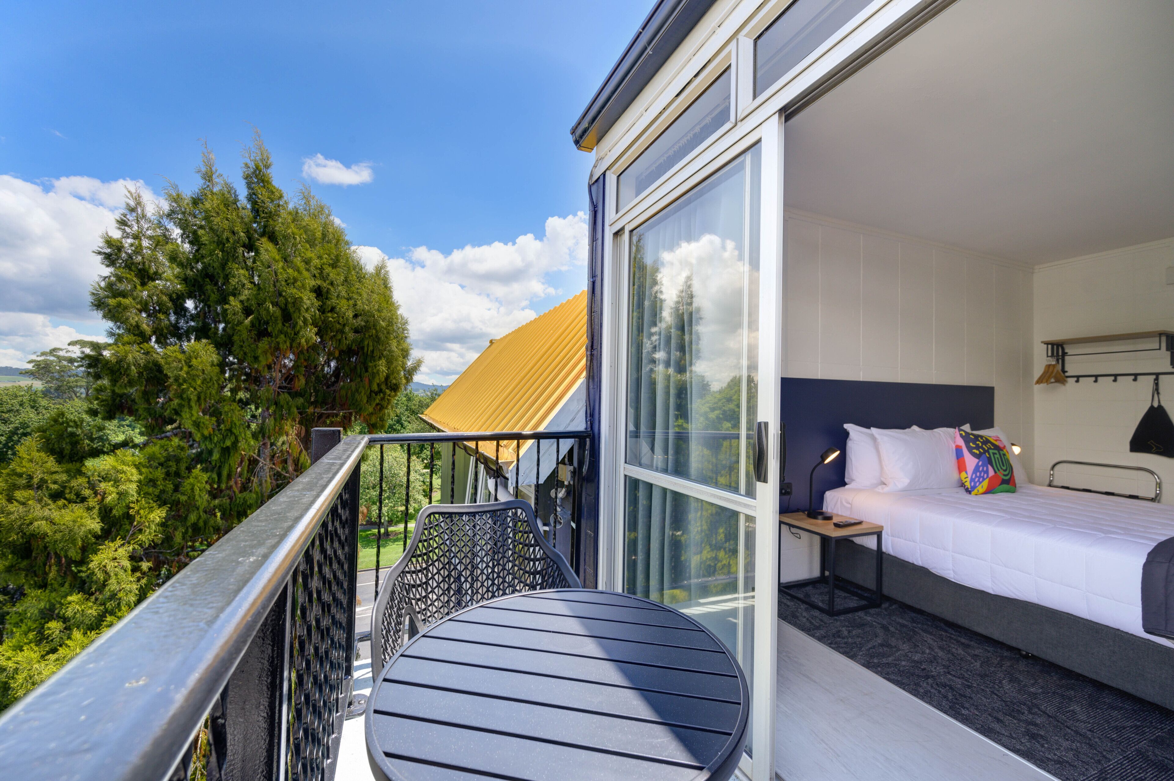 Queen Studio &amp; Ensuite bathroom | Terrace/patio