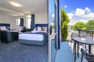 Twin Studio (2 Queen Beds) & Ensuite bathroom | Laptop workspace, free cribs/infant beds, free WiFi, bed sheets