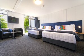 Twin Studio (2 Queen Beds) & Ensuite bathroom