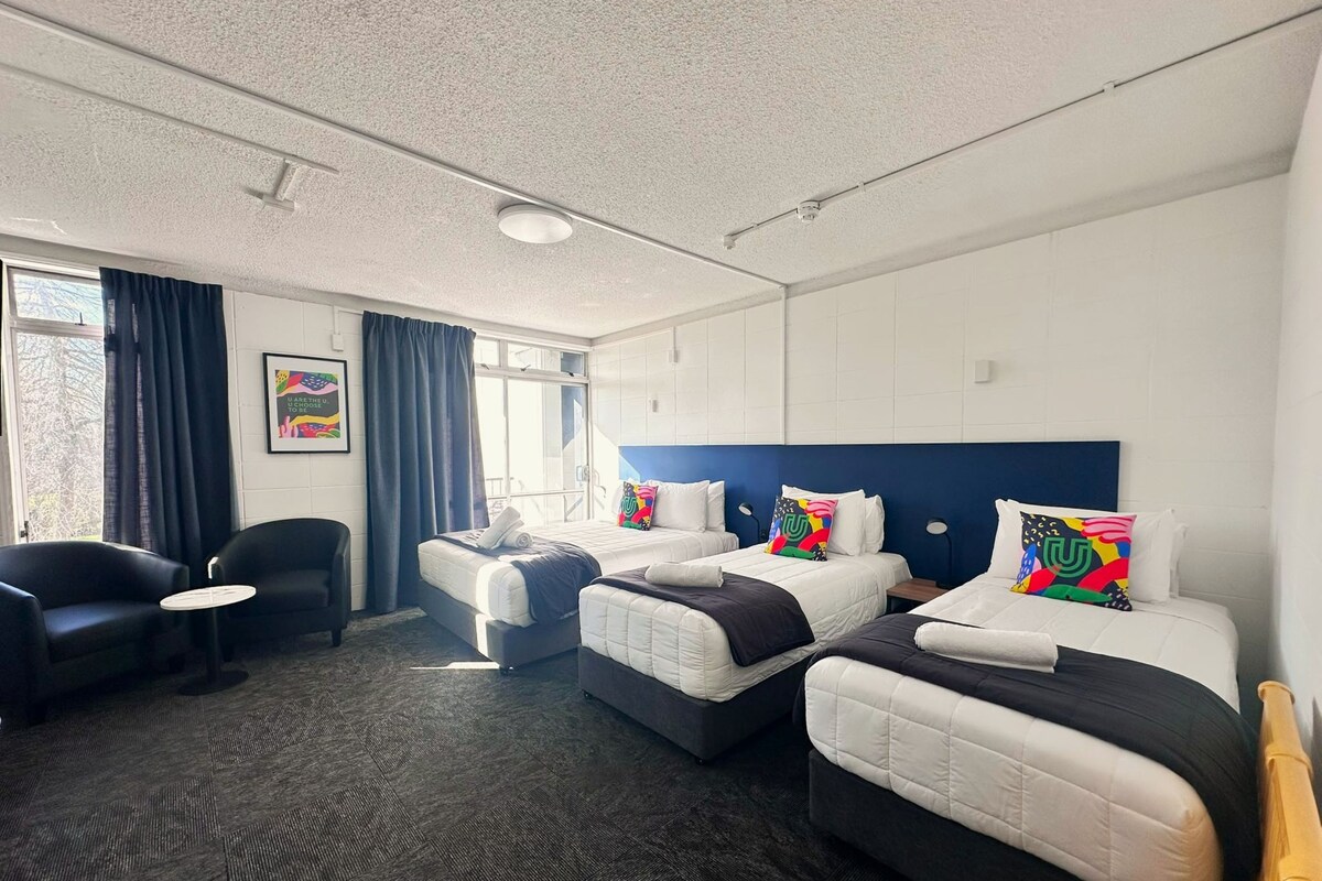 Queen Studio + 1 Single & Ensuite bathroom | Laptop workspace, cribs (free), WiFi (free), bed sheets