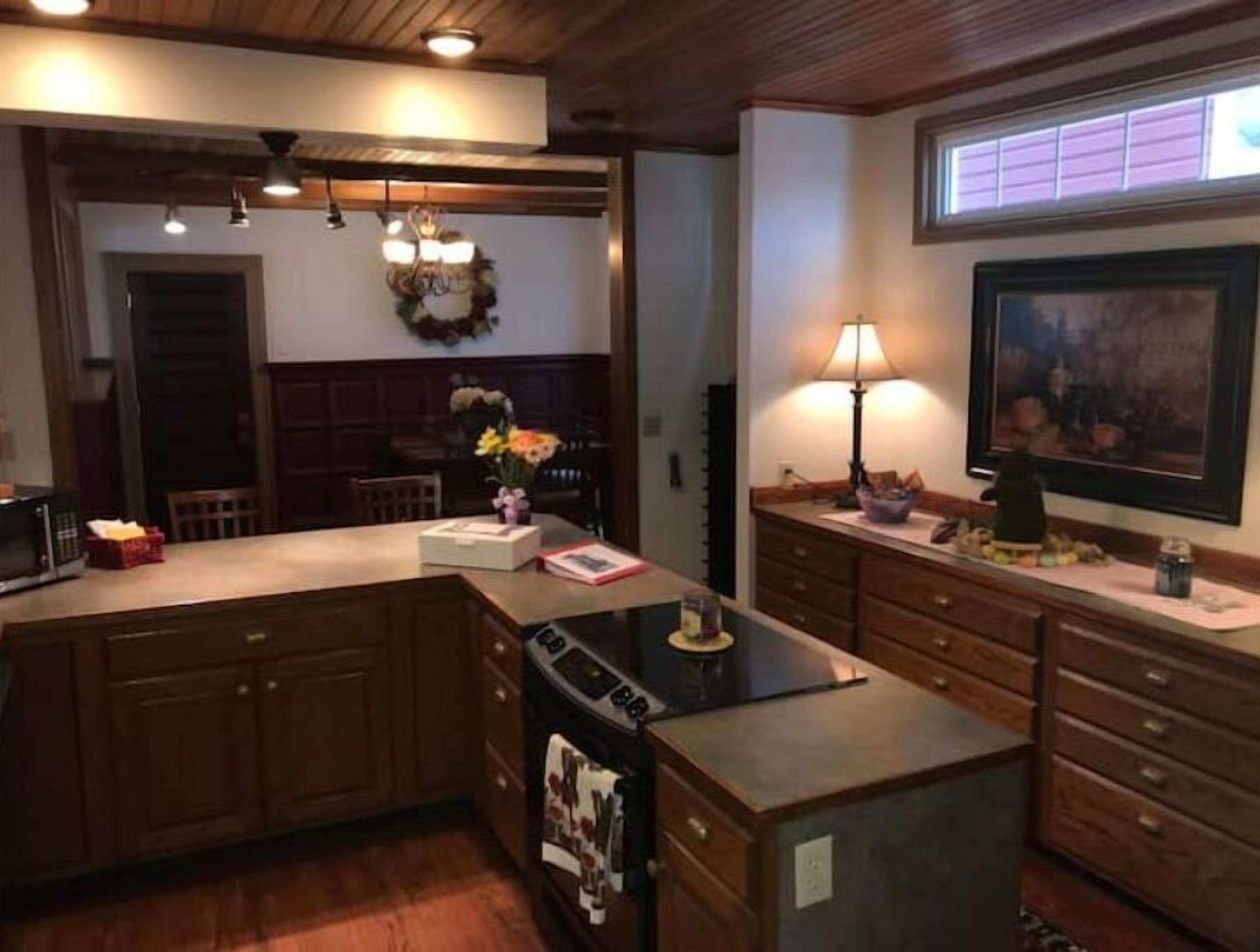 Barry Street Historical Loft - But so much more!