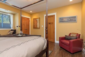 Room - 2 Bedroom Suite @ Shawnigan Suite Bed and Breakfast (Shawnigan Lake)