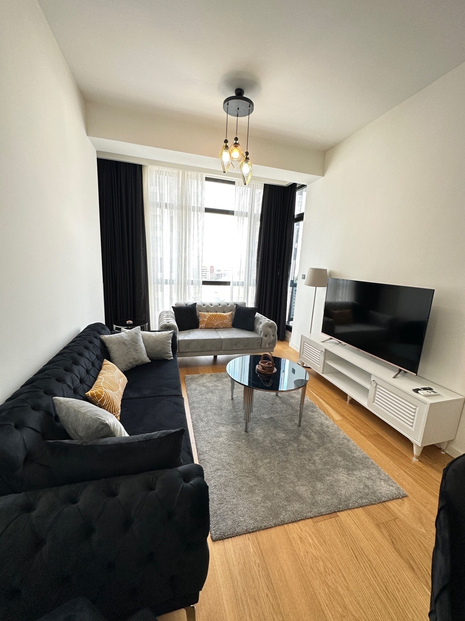 Stylish 1 BR Apartment with free Wi-Fi, TV & Washer