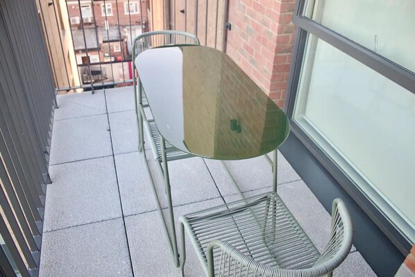 Property grounds - Cozy One Bedroom Apartment in Greenford (Greenford)