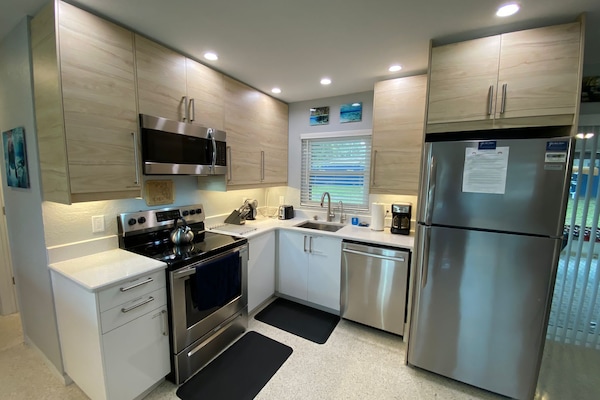 Frigorífic, microones, forn i placa de cuina