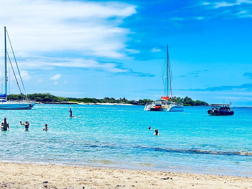 Luxury Villa! Views! 1/2 mile to the beach! Huge lanai, Queen-King Shops