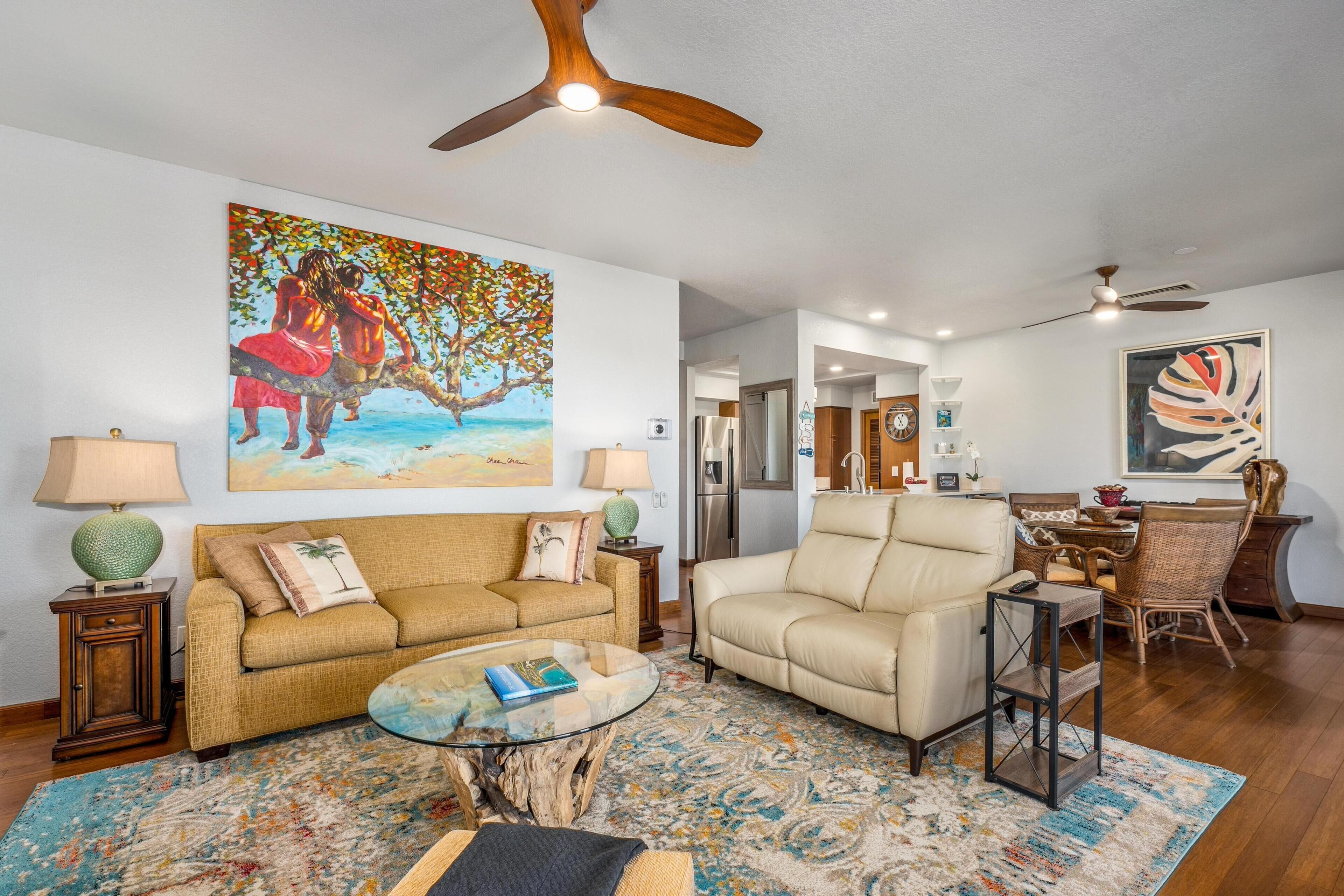 Luxury Villa! Views! 1/2 mile to the beach! Huge lanai, Queen-King Shops