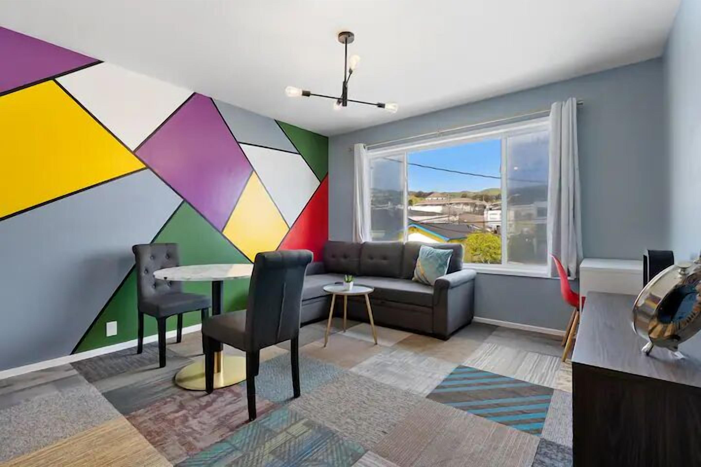 Modern Trendy Spacious Homes SSFDowntown