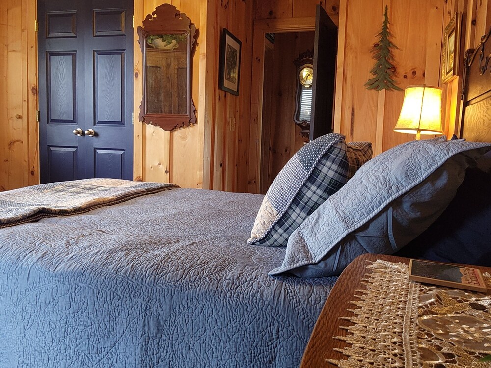 Familyowned Cabin, Great views, Peaceful and Cozy All Year