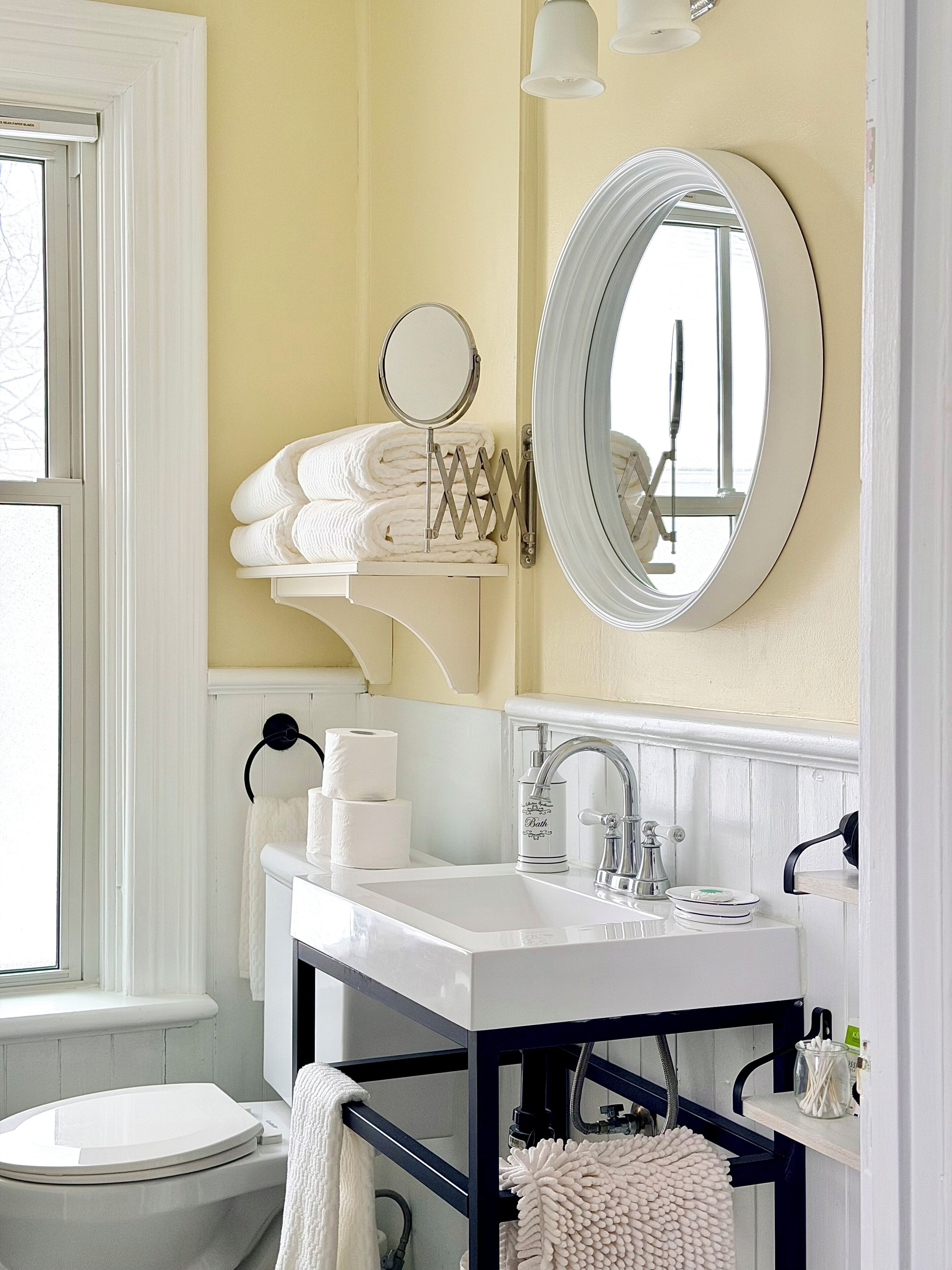 Haartrockner, Handtücher, Seife, Shampoo