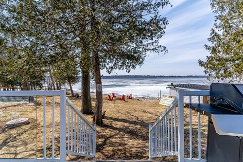 Lakefront Cottage at Camp fisherman Resort