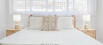 Luxury 6BR 2BA 5mins to the Strip with Pool, Spa and Billiard