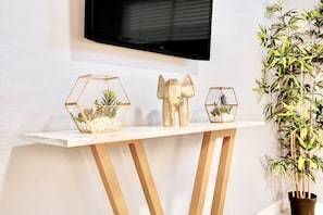 Interior - 6x2 - Luxury House - 5mins to the Strip w/ Pool and Spa plus Billiard Table (Las Vegas)