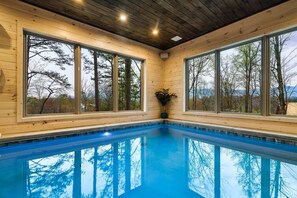 屋内プール、温水プール