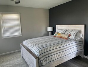 3 bedrooms, iron/ironing board, free WiFi, bed sheets