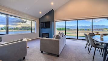 Smart TV, chimenea
