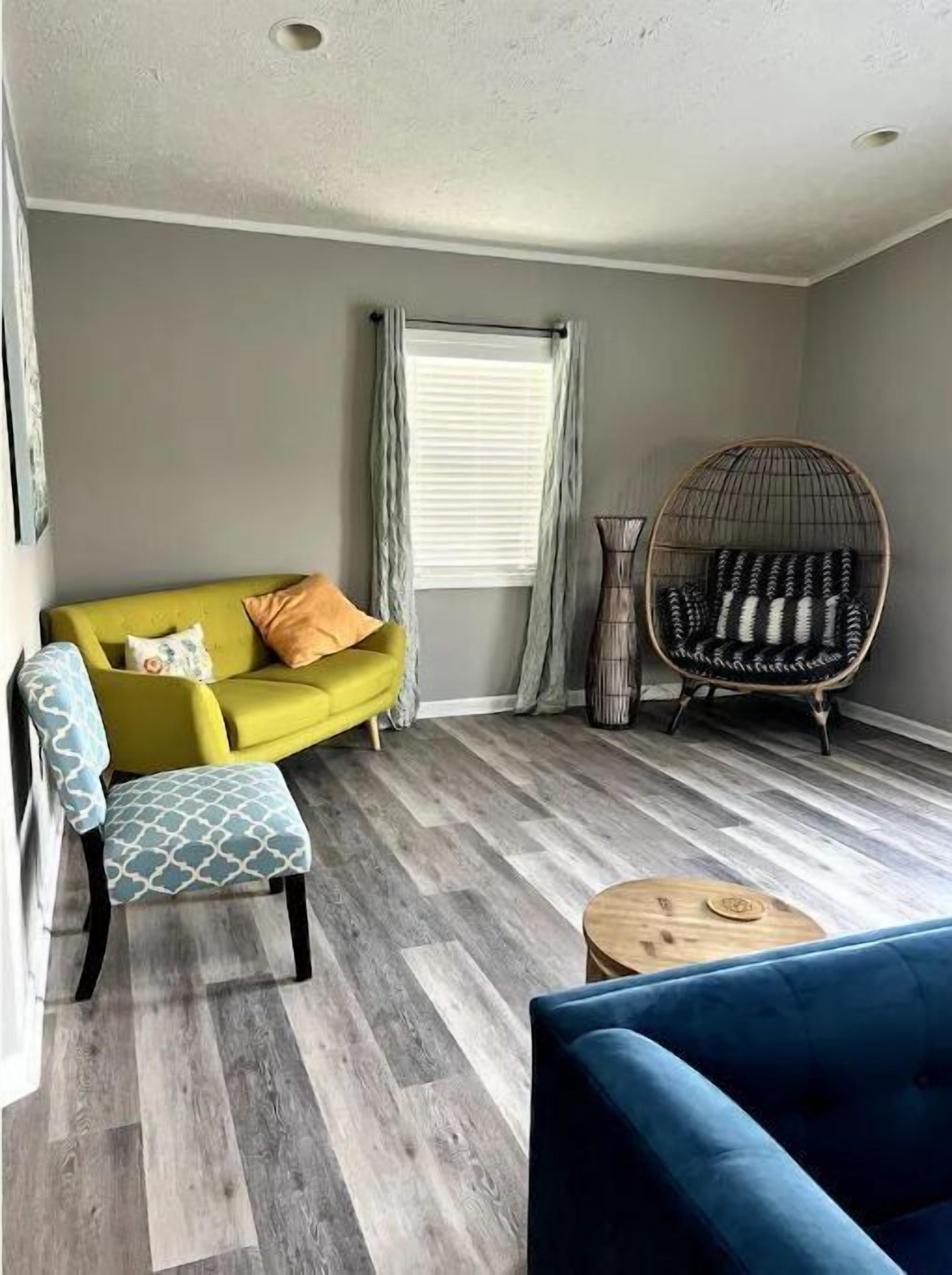 Romantic, Cozy, Country Cottage in Portland TN