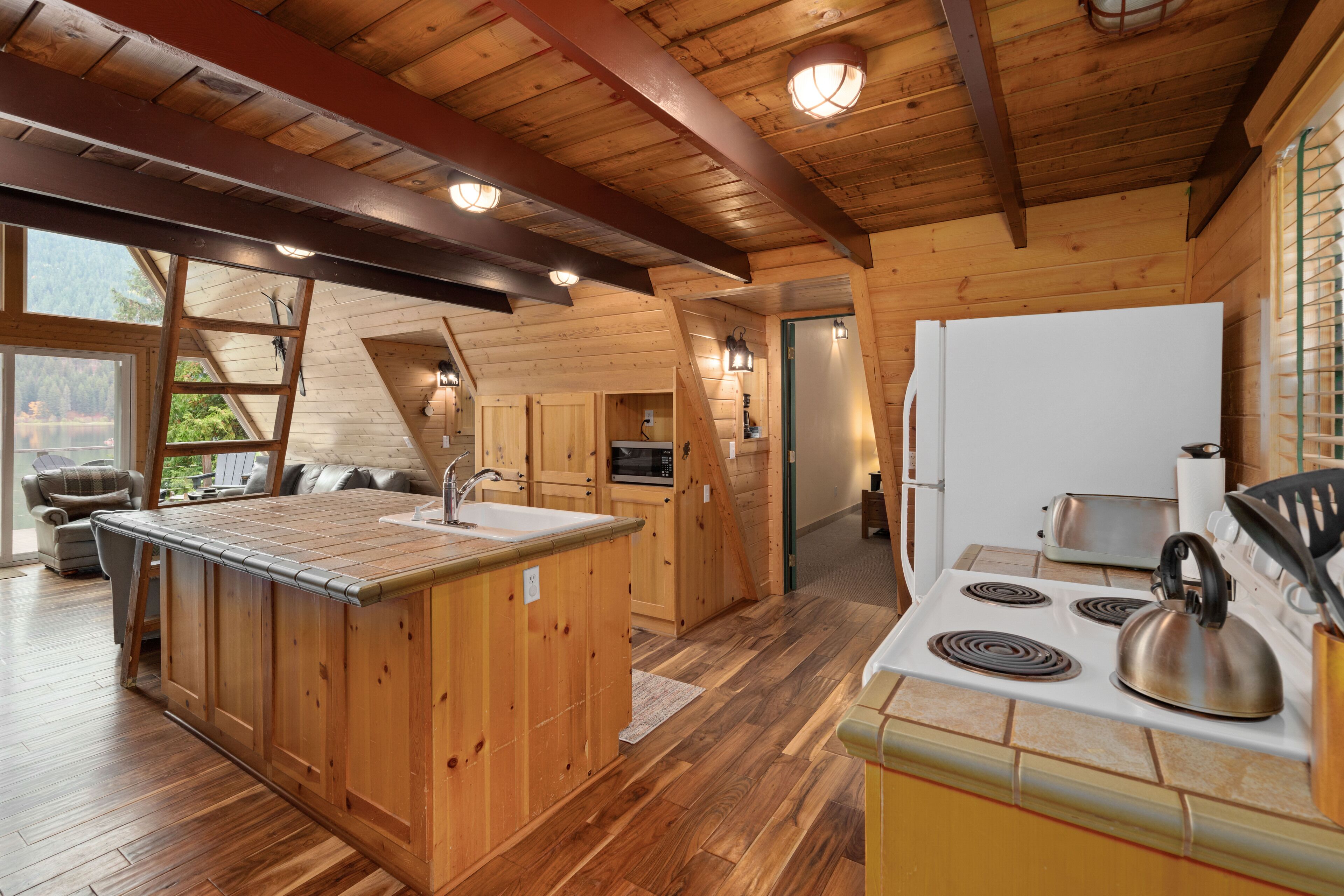 Eagle's Nest - Waterfront on Fish Lake