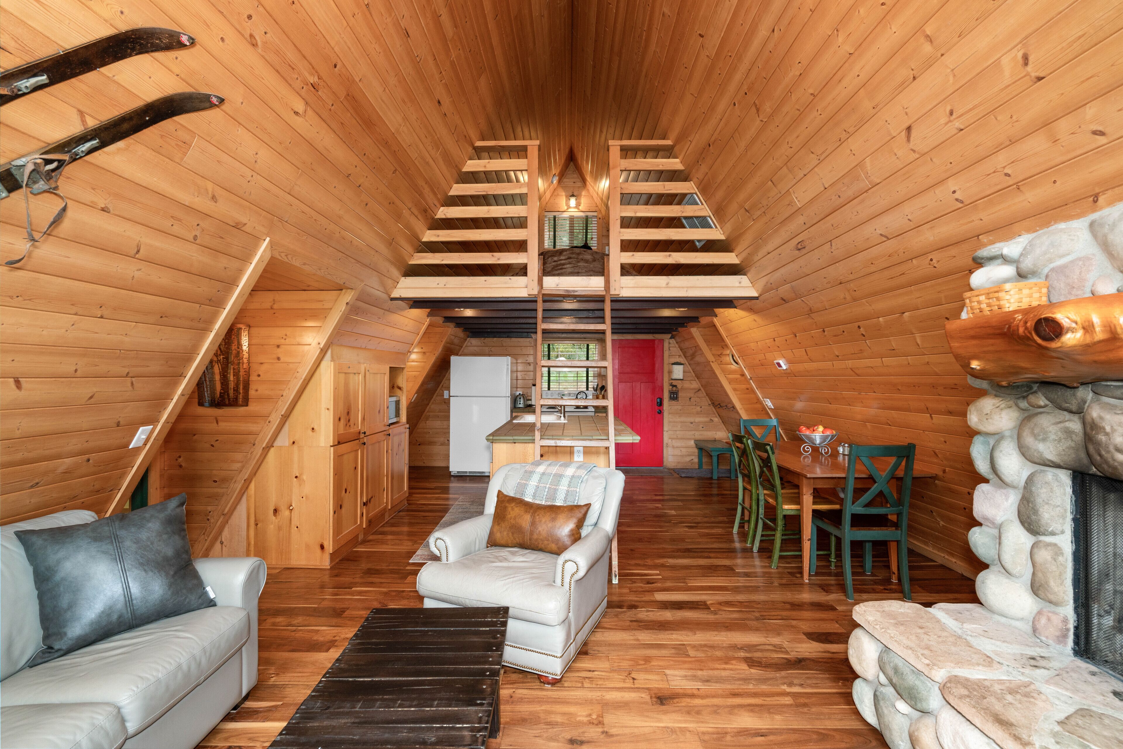 Eagle's Nest - Waterfront on Fish Lake