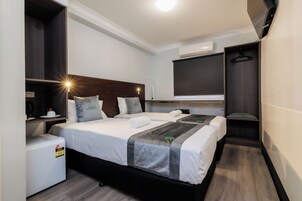 Quarto duplo básico | Wi-Fi de cortesia, roupa de cama