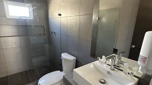 Basic-Doppelzimmer | Badezimmer