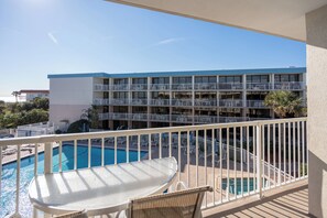 Lämmitetty uima-allas