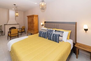 Suite estudio superior | Ropa de cama de alta calidad, colchones Select Comfort, minibar