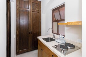 华丽客房 | 高档床上用品、Select Comfort 床、迷你吧、特色装修