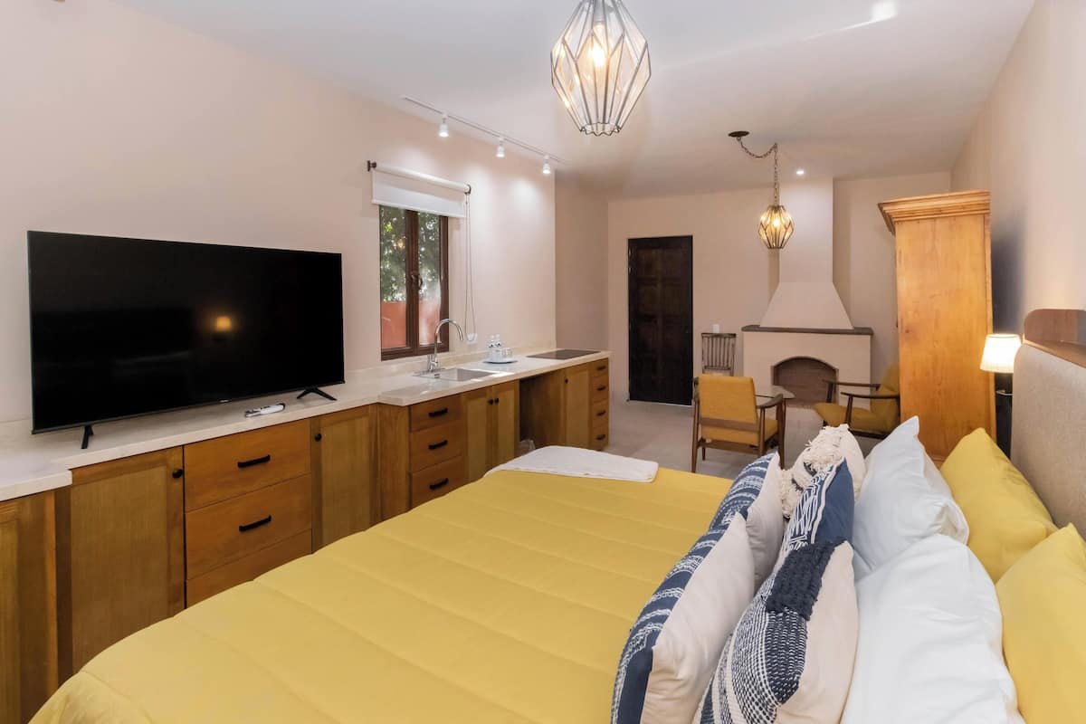 Superior Studio Suite | 1 bedroom, premium bedding, Select Comfort beds, minibar