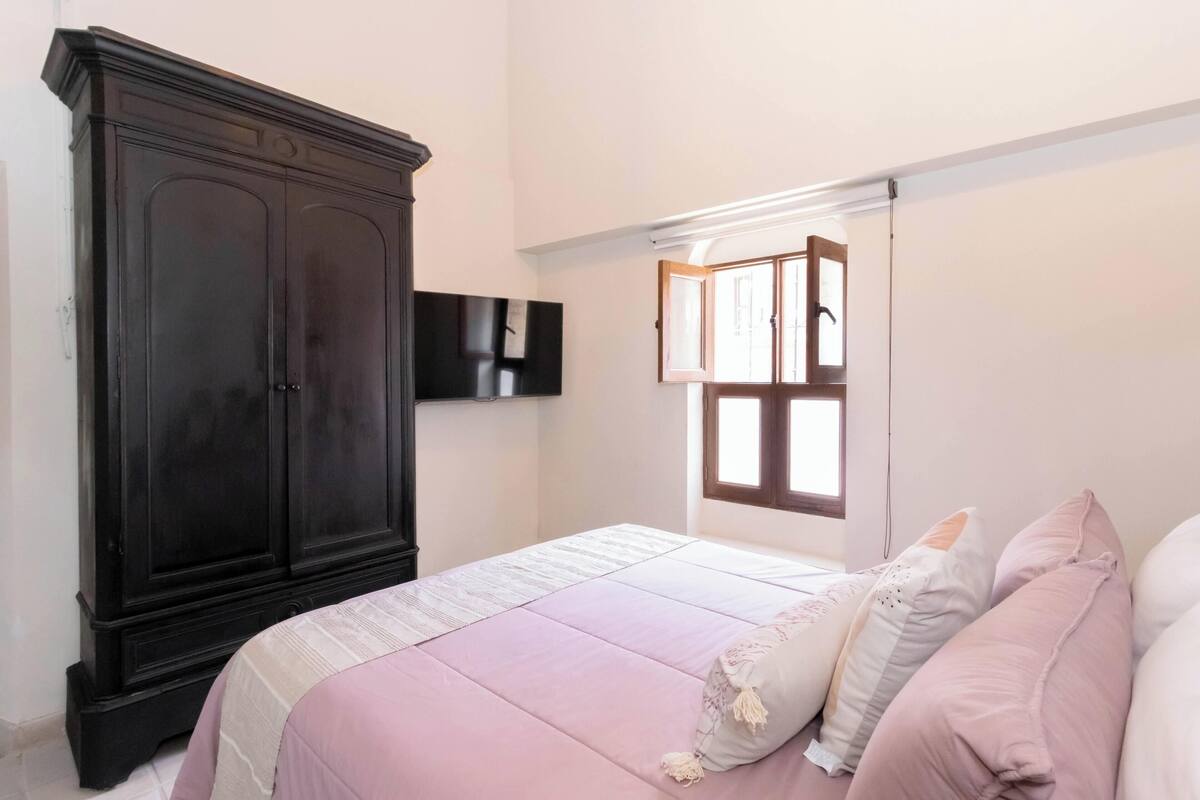 Junior Studio Suite | 1 bedroom, premium bedding, Select Comfort beds, minibar