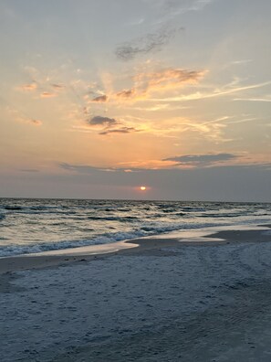 Beach - Family retreat on the Bay near 30a at Casa de Bahia (Freeport)