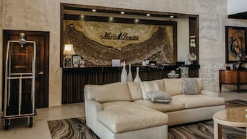 Sala de estar en el lobby