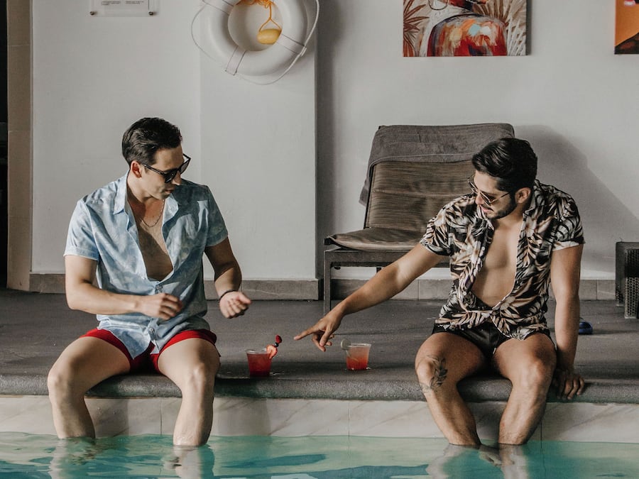 Una piscina cubierta