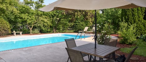Outdoor pool, a heated pool