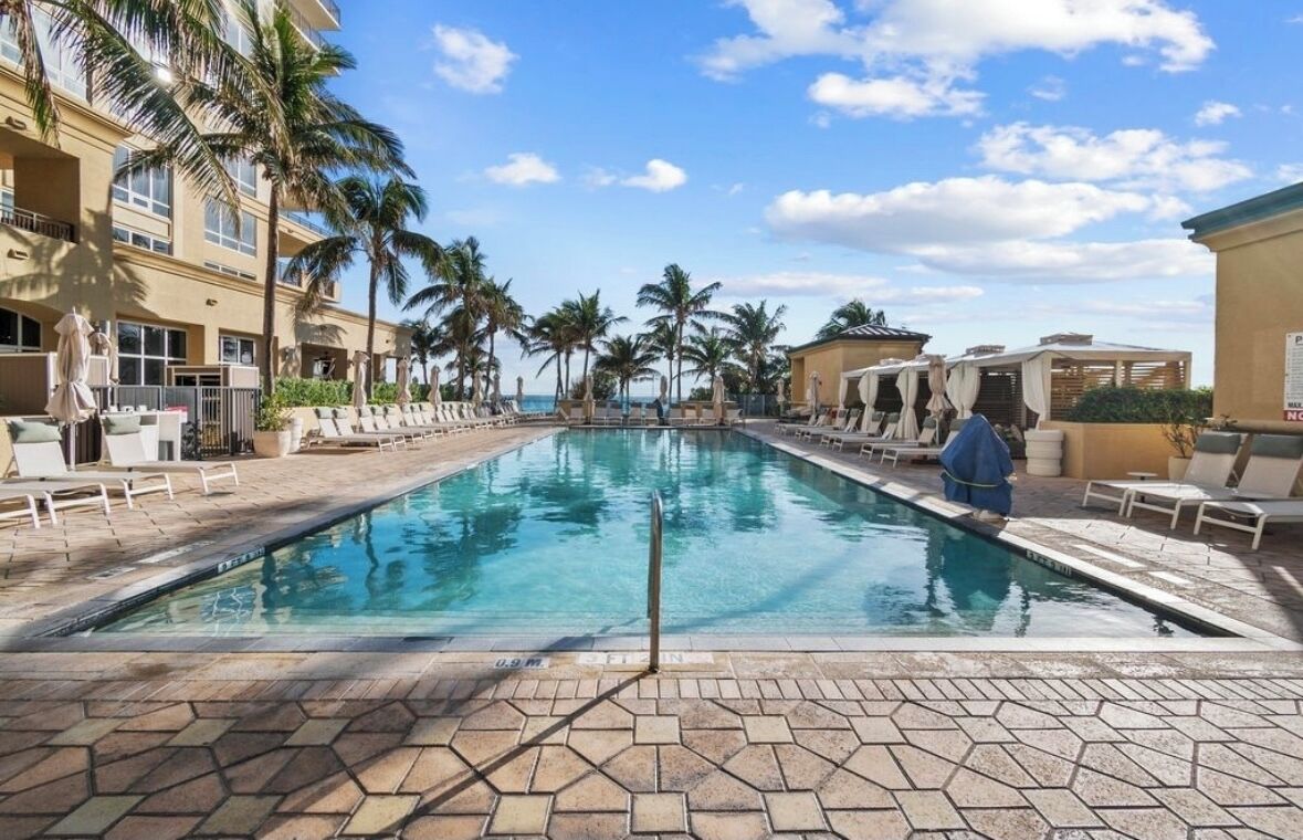 Een verwarmd zwembad