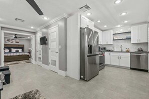 Fridge, microwave, oven, stovetop - The Montecito Casita | Luxury Casita + Yard in Old Town Scottsdale (Scottsdale)