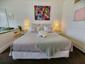 1 Schlafzimmer, Schreibtisch, WLAN, Bettwäsche