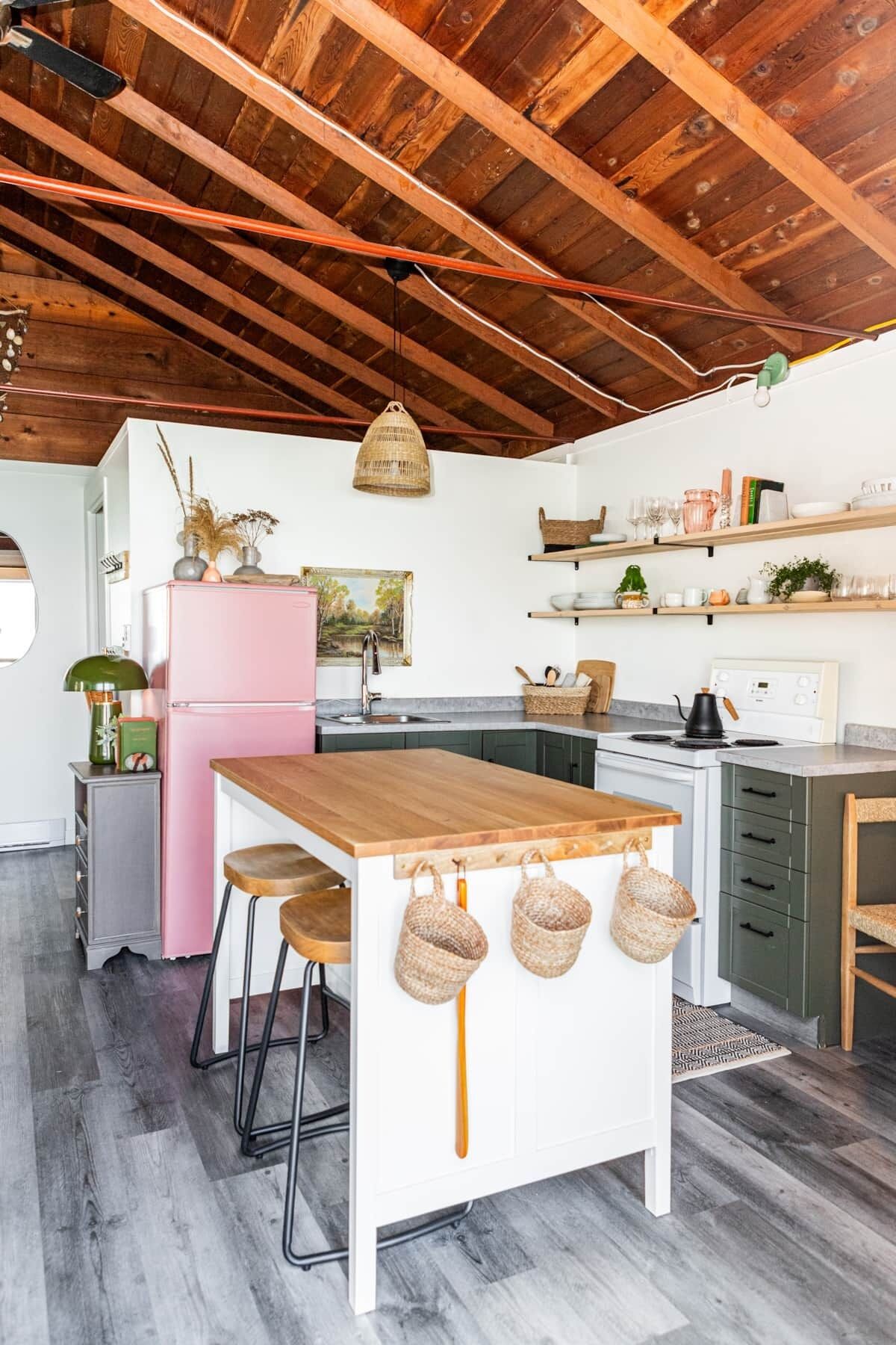 DRIFT Studio / Oceanside / Firepit / Van Isle / BC