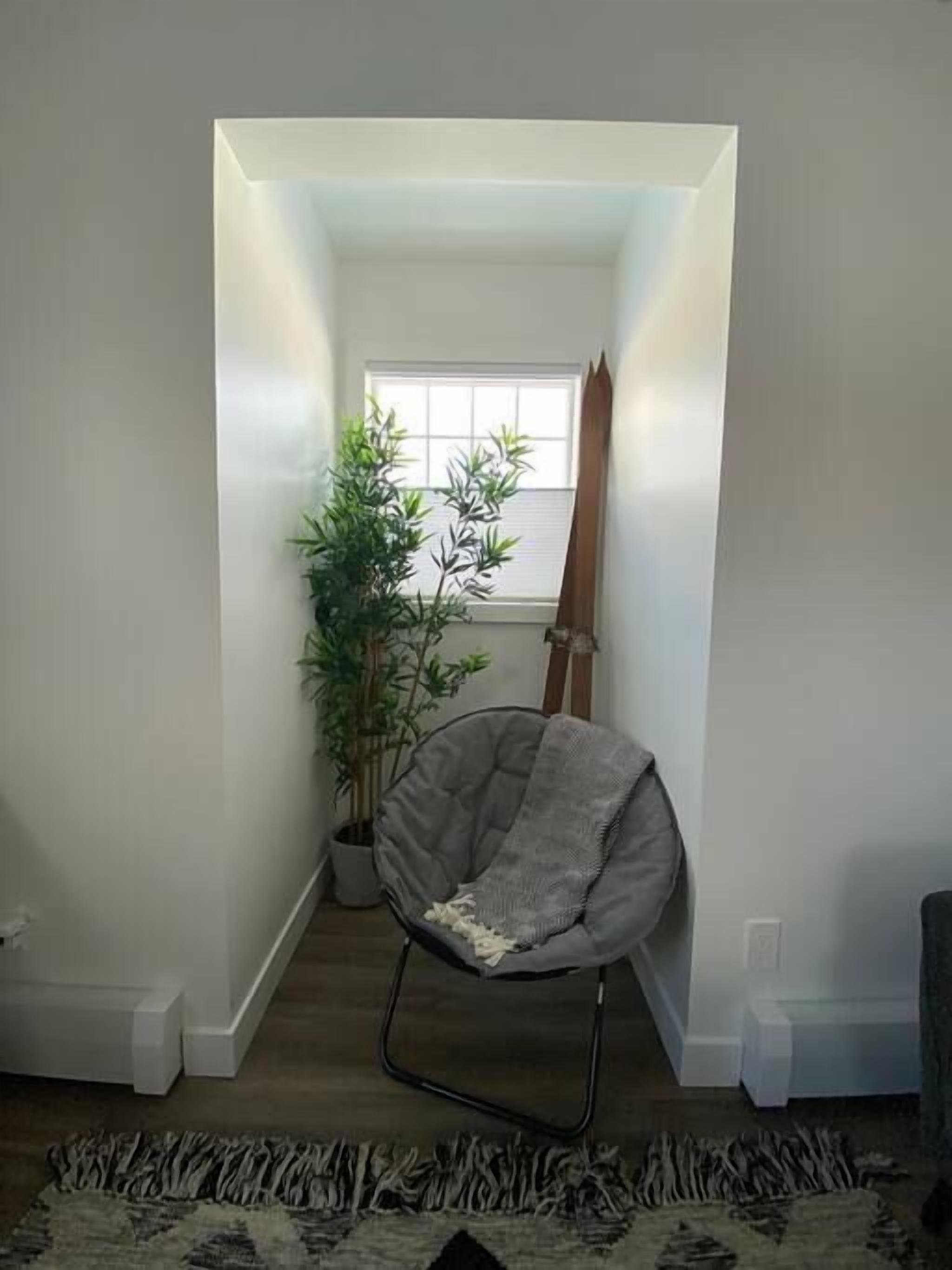 DWELL Studio / Fernie / 1 Bedroom / Kitchenette