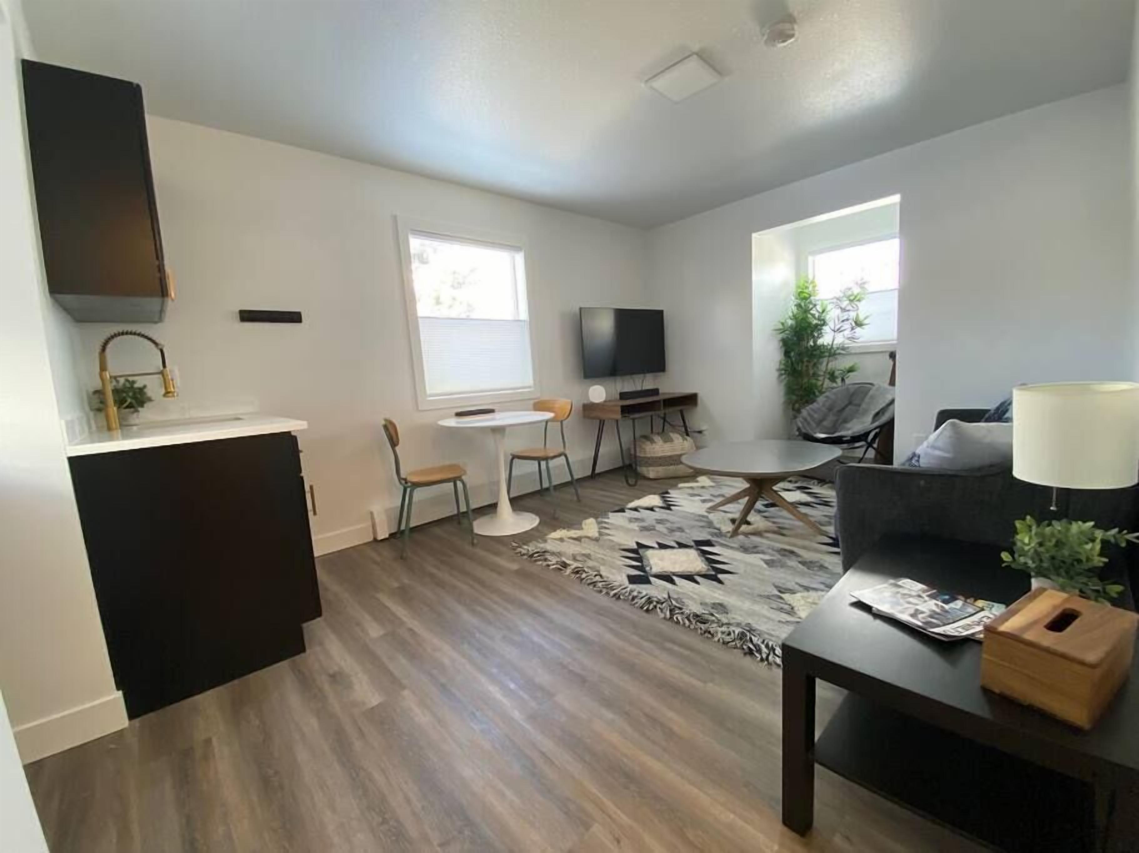 DWELL Studio / Fernie / 1 Bedroom / Kitchenette