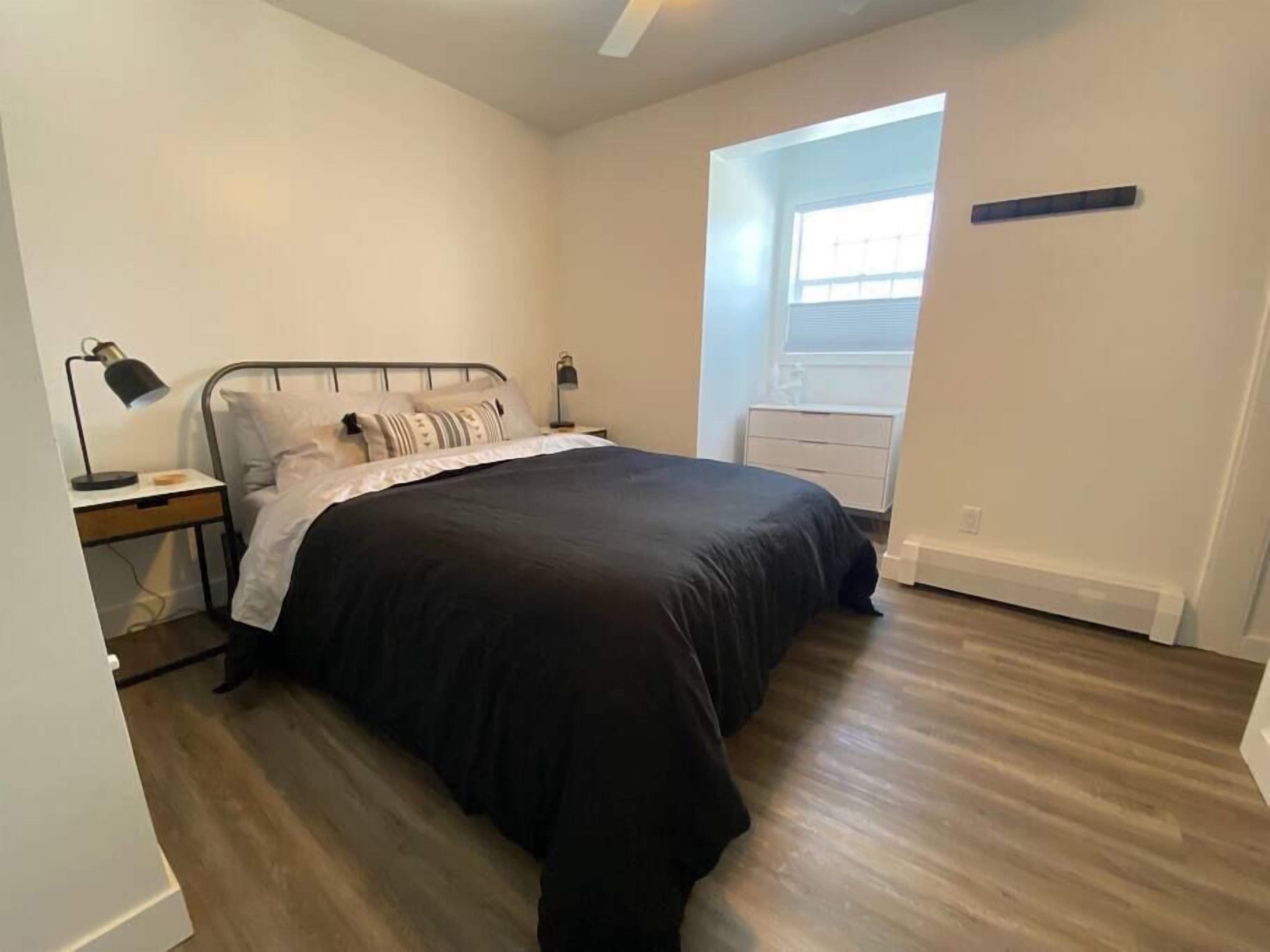 DWELL Studio / Fernie / 1 Bedroom / Kitchenette