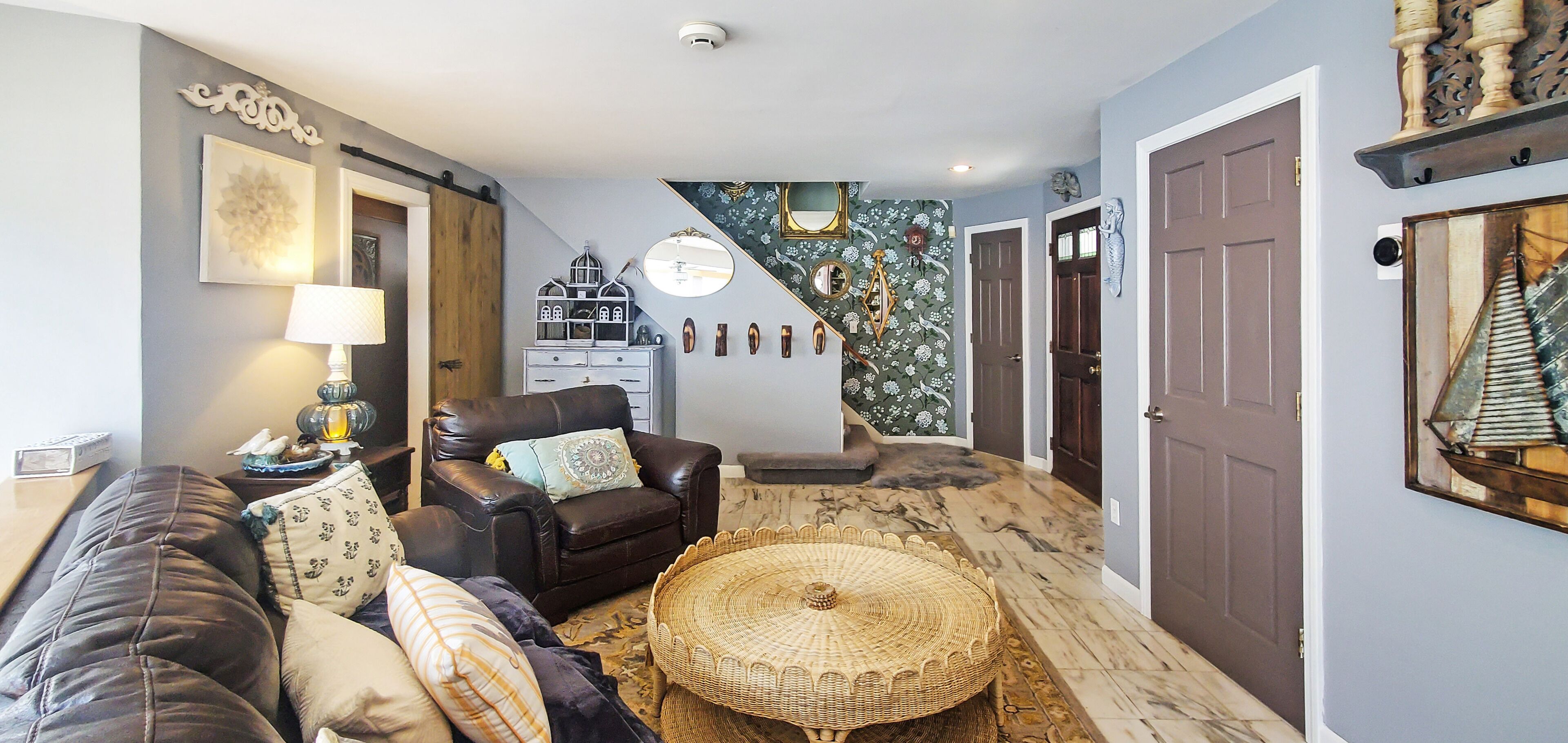 Marble House - Beautiful Lake Front Home with scenic view