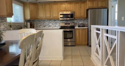 Wasaga Cottage 2 min from beach 1! 5min from blueberry trail