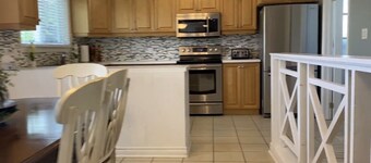 Wasaga Cottage 2 min from beach 1! 5min from blueberry trail