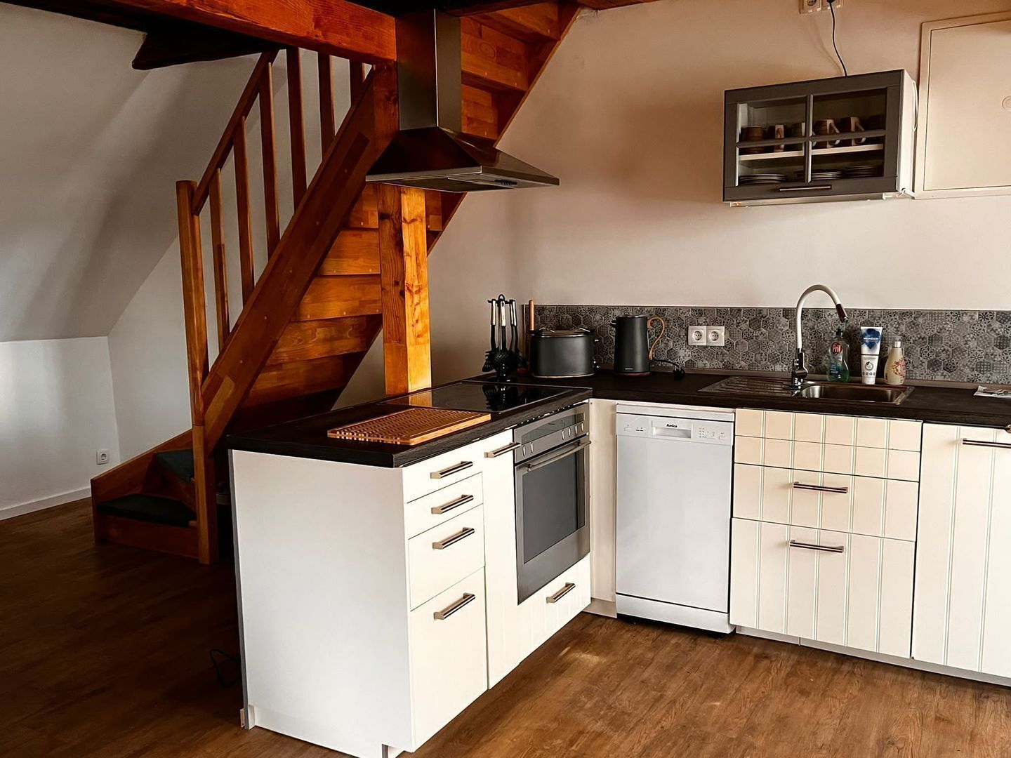 Kühlschrank, Ofen, Herdplatte, Geschirrspüler