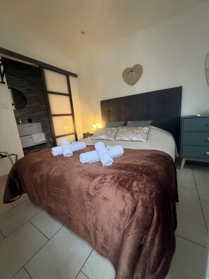 1 bedroom, WiFi, bed sheets - 🌿 Charming & relaxing stay in the heart of Burgundy 🌿 (Malay-le-Petit)