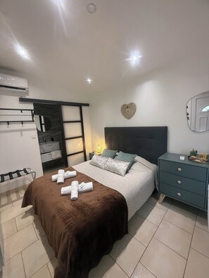 1 bedroom, WiFi, bed sheets - 🌿 Charming & relaxing stay in the heart of Burgundy 🌿 (Malay-le-Petit)