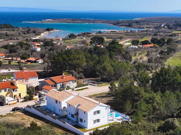 Exterior - Holiday home with pool (Ližnjan)