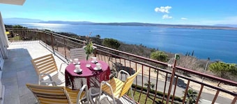 Appartamento con balcone con vista e aria condizionata
